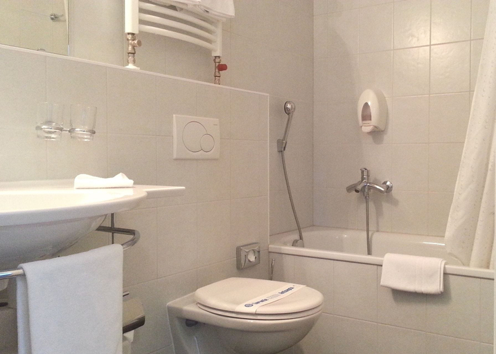Bathroom 4, Hotel Federale Lugano, Lugano
