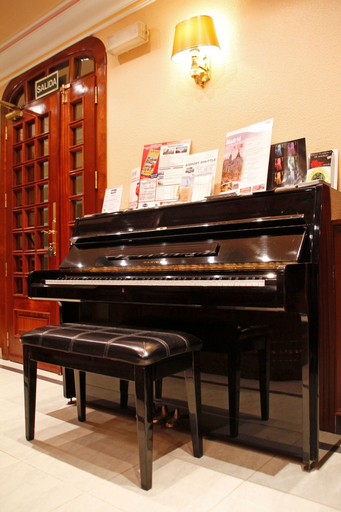 Others 5, Hostal Victoria III, Madrid