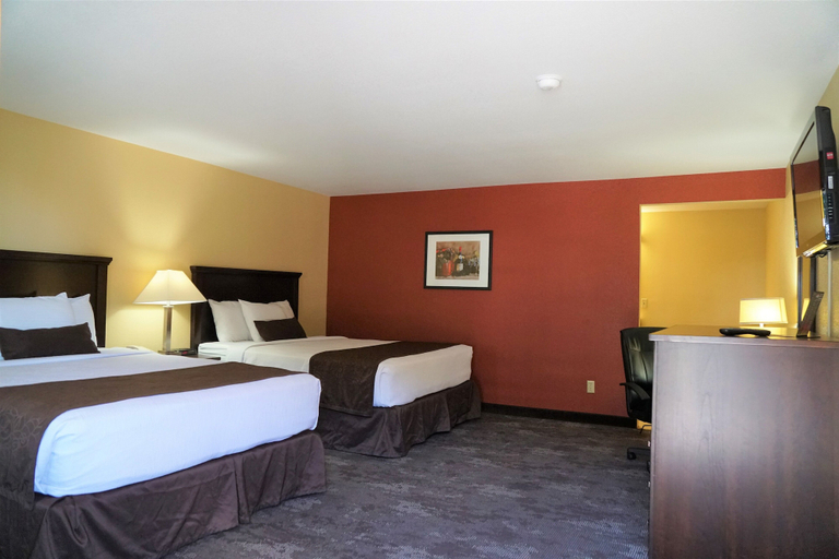 Bedroom 2, McMinnville Inn, Yamhill
