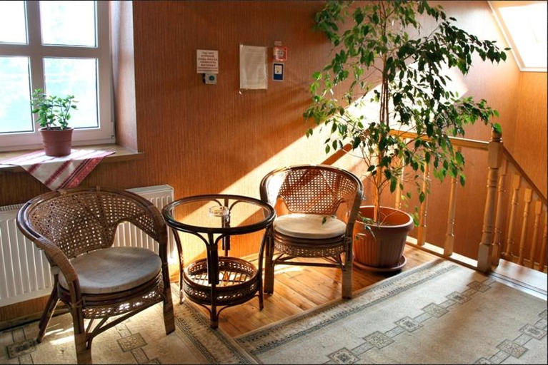Others 2, Transit Hotel, Lityns'kyi