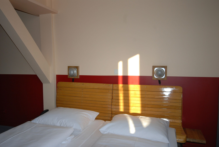 Bedroom 2, Arte Luise – Self-Check In, Berlin
