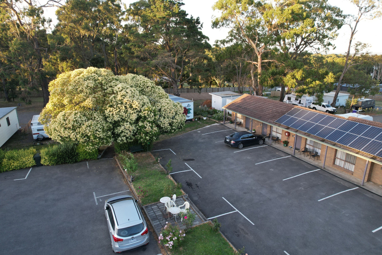 Property grounds 4, Woodmans Hill Motel, Ballarat - Inner North