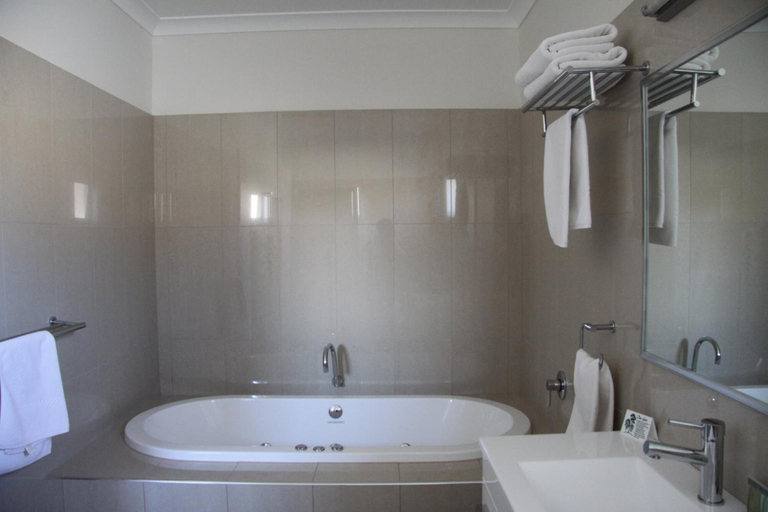 Bathroom 4, Red Earth Motel, Broken Hill