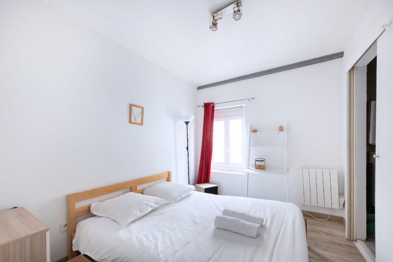 Bedroom 2, T2 Proche Lyon, Rhône