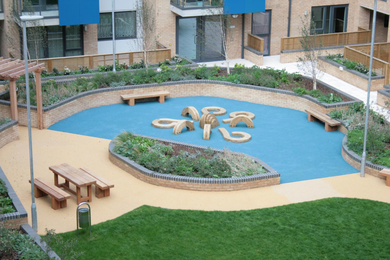 Sport & Beauty 2, Greenwich Two Bedroom Apartments, London