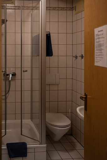 Shower 3, Cafe Alte Backstubn, Roth