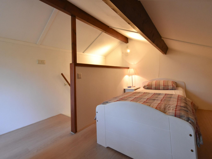 Bedroom 2, Spacious holiday home near with sauna, Barneveld