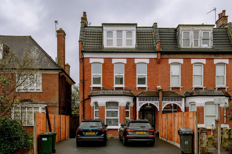 Exterior & Views, Woodside Park 3 Bedroom Apt with Parking, London