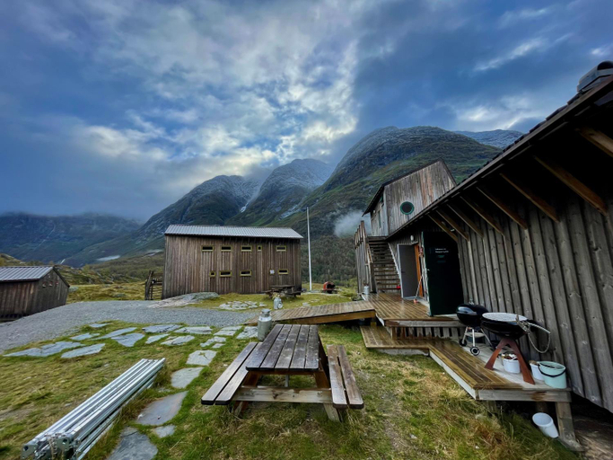 Others 2, Tungestølen, Luster