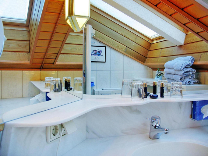 Bathroom 4, Chalet in Dienten with Ski-In Access, Zell am See