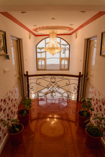 Public Area 2, Hotel Victoriya palace, Kangra