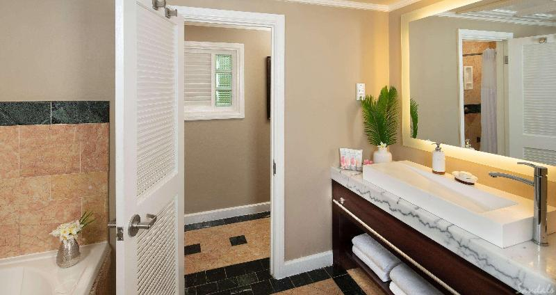 Bathroom 5, Sandals Regency La Toc