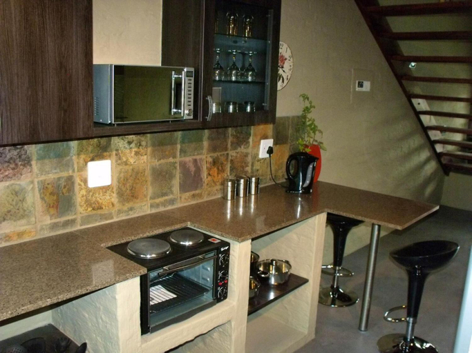 Others 5, Commalong Lodge, Ekurhuleni