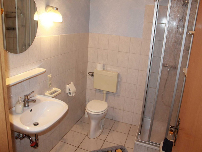 Bathroom 2, Ferienhof van Vlyten_ 45006, Leer