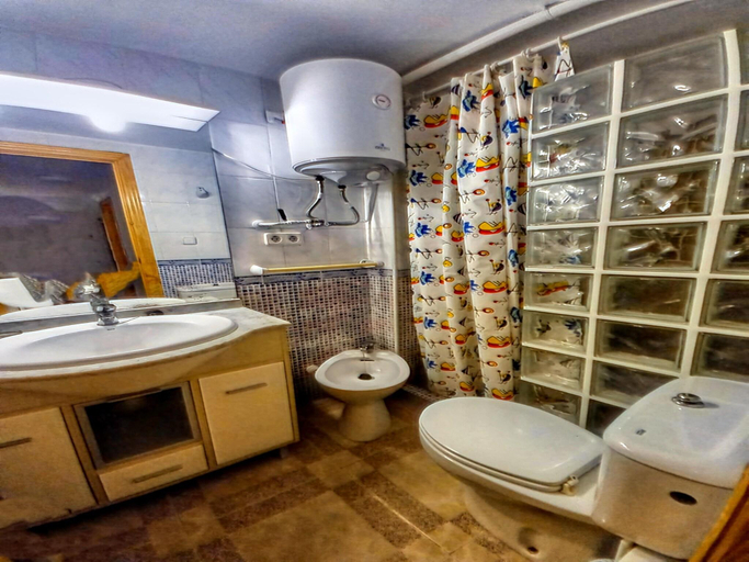 Bathroom, Apartment in Oliva near Costa Blanca Beach, Valencia
