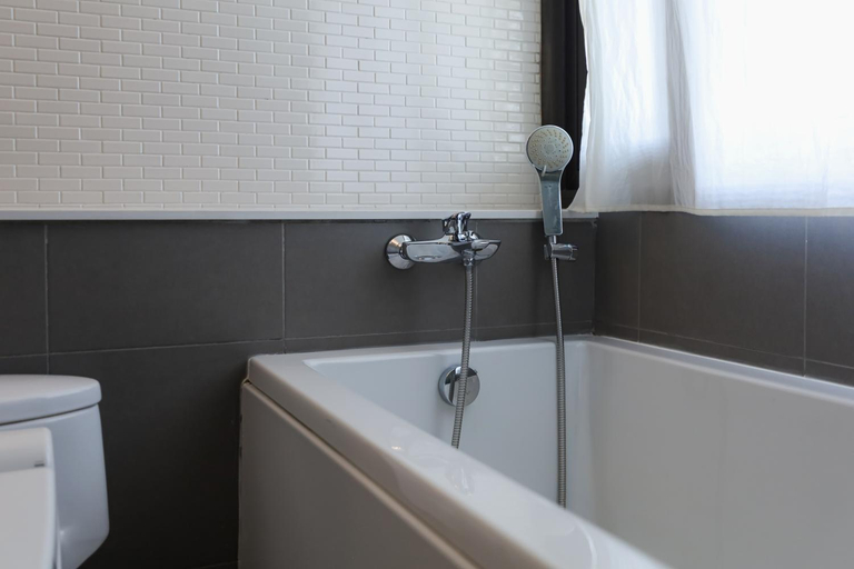 Bathroom 5, Balcony Courtyard Sriracha Hotel Serviced Apartmen, Si Racha