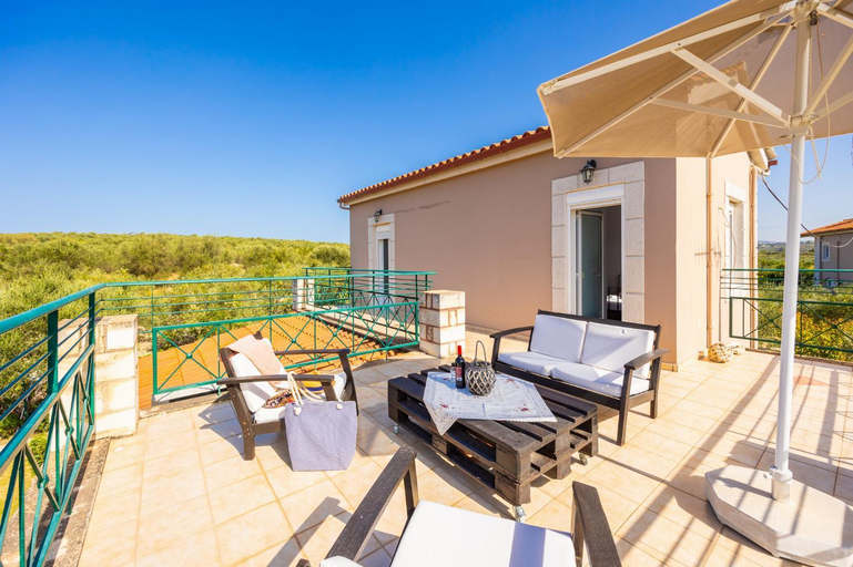 Others 4, Villa Dimitris, Crete