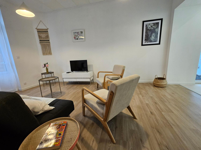 5, MAISON A CENTRE VILLE ET 5 MIN A PIED PLAGE, Charente-Maritime