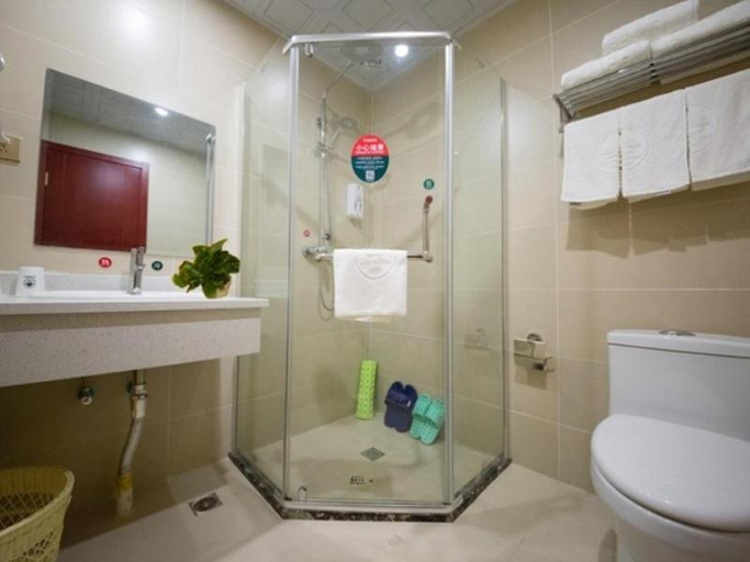 Bathroom 3, GreenTree Inn Taiyuan Xiaodian District Kangning Street Foxconn Shell Hotel, Taiyuan