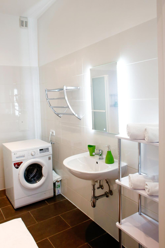 Bathroom 3, Elegant Apartment Vienna, Wien