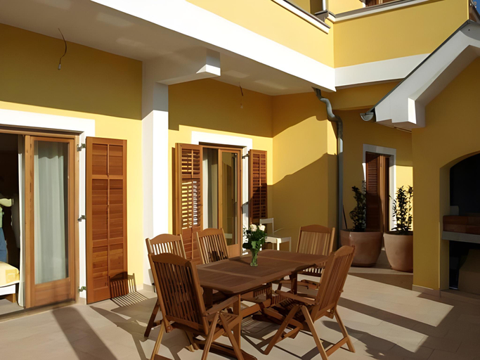 Others 5, Villa Zubčić, Zadar