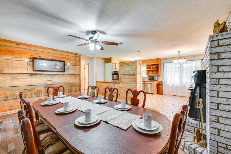 Food & Drinks, Quiet Abode w/ Gas Grill ~ 5 Miles to Broken Bow!, McCurtain