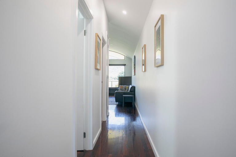 Bathroom 3, Halls Gap Escape Townhouses, N. Grampians - Stawell