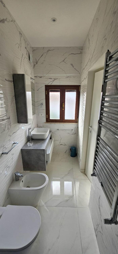 Bathroom 2, La casa dell'artista, Roma