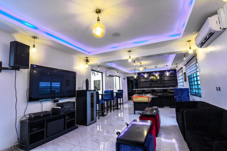 Food & Drinks 4, Lifestyle18, Eti-Osa