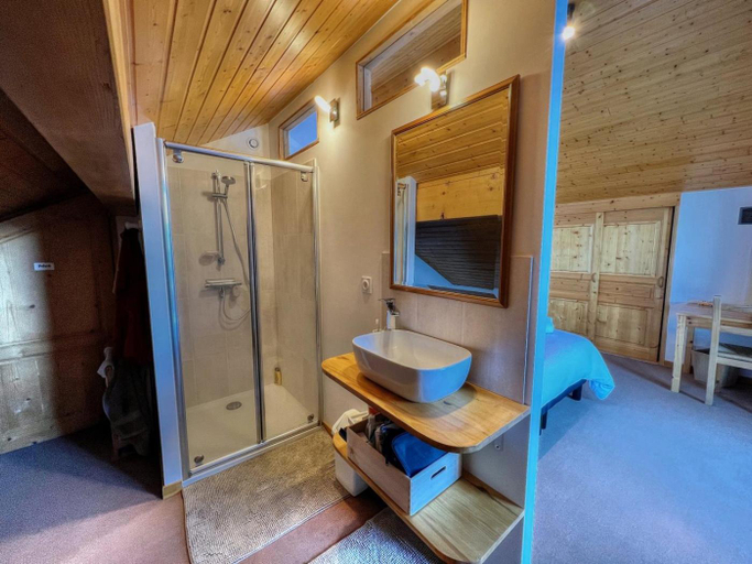 Bathroom 4, Le Morey, Savoie