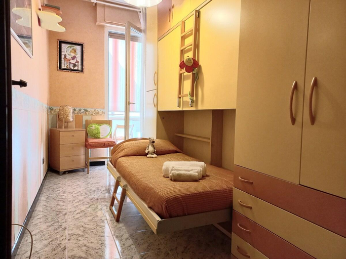 Bedroom 2, A casa di Mori, Roma
