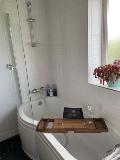 5, Private Room in a house in the Cotswolds, Worcestershire