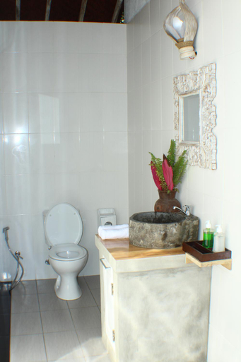 Bathroom 3, Pranajaya Villa, Buleleng