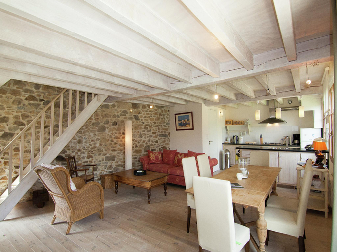 Food & Drinks 4, Cottage in France with Private Terrace, Charente