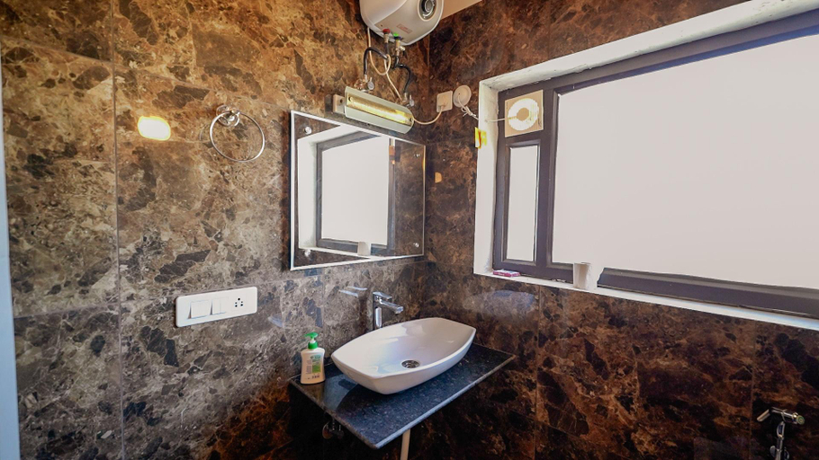 Bathroom, Oak n Ridge Resort, Nainital