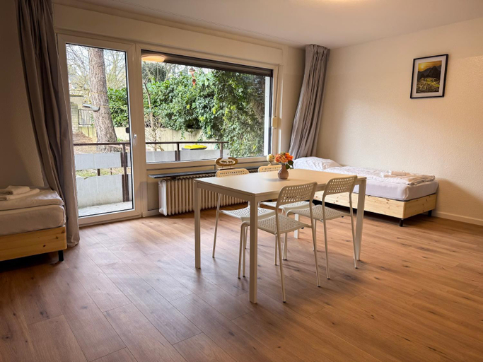 Others 3, T&K Apartments - Krefeld - 1 Zimmer Apartment mit schonem Gartenblick - 25min FAIR DUS, Krefeld