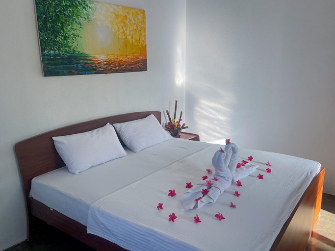 Bedroom 3, Whisky Point Surf Cabanas, Pothuvil