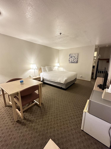 Bedroom 3, Timberland Inn & Suites, Cowlitz