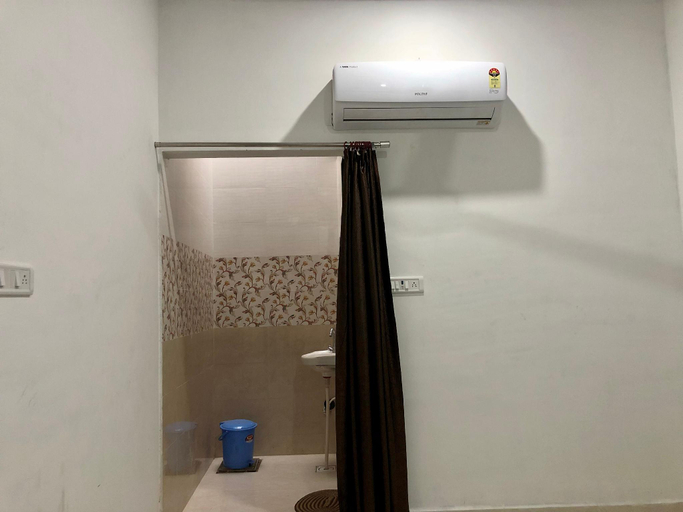 Bathroom 3, BHAI BHAI GUEST HOUSE, Sikar