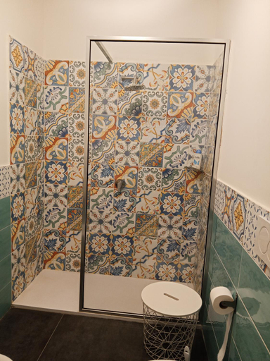 Others 3, B&B La Fenice, Napoli