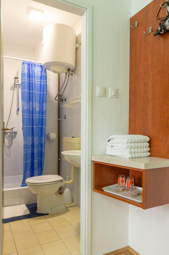 Bathroom 3, Guest House Damir, Makarska