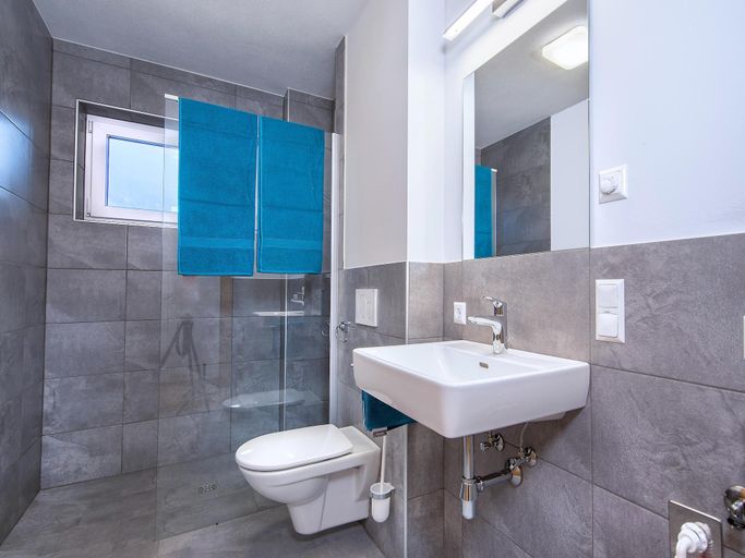 Bathroom, Apartment in Neukirchen by Wildkogelbahn, Zell am See