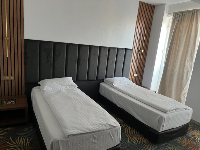 Bedroom 3, hotel Sydney, Cosoveni