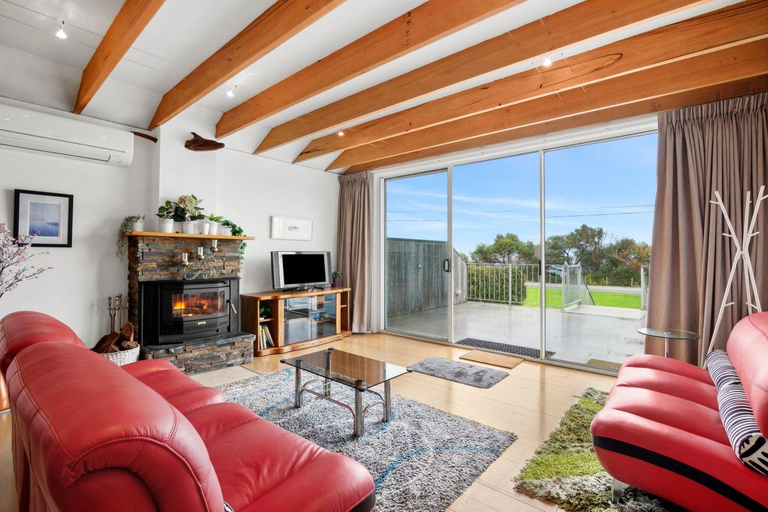 Others 5, Beach House, Colac-Otway - South