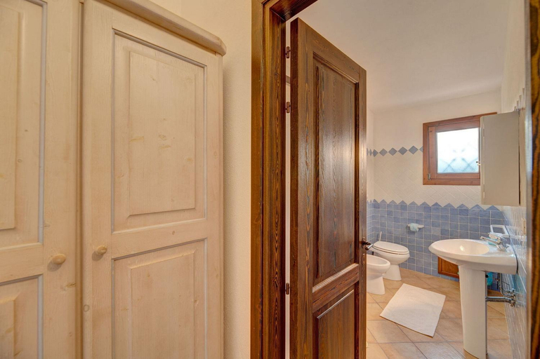 Bathroom 2, Apartment Sardinia Seaside With Ac And Wifi, Olbia-Tempio
