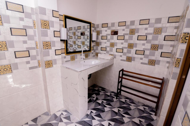 Bathroom 3, Rathnapriya Oasis, Madulla