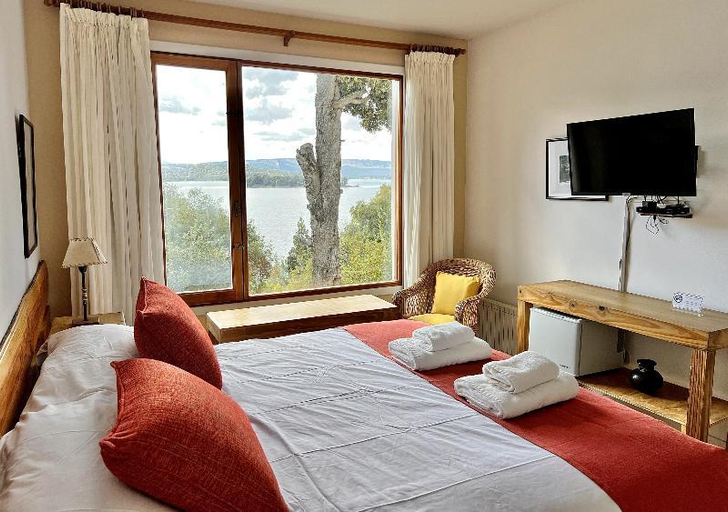 Bedroom 2, La Balconada by DOT Boutique, Aluminé
