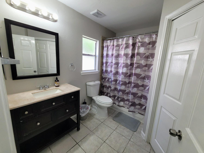 Bathroom 3, Afforable Shared Housing, Houston