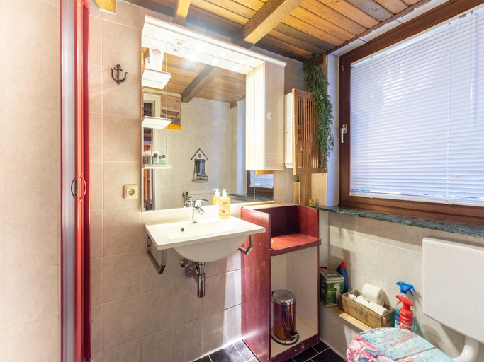 Bathroom, Charmante Ferienwohnung in Wismar mit Garten, Nordwestmecklenburg