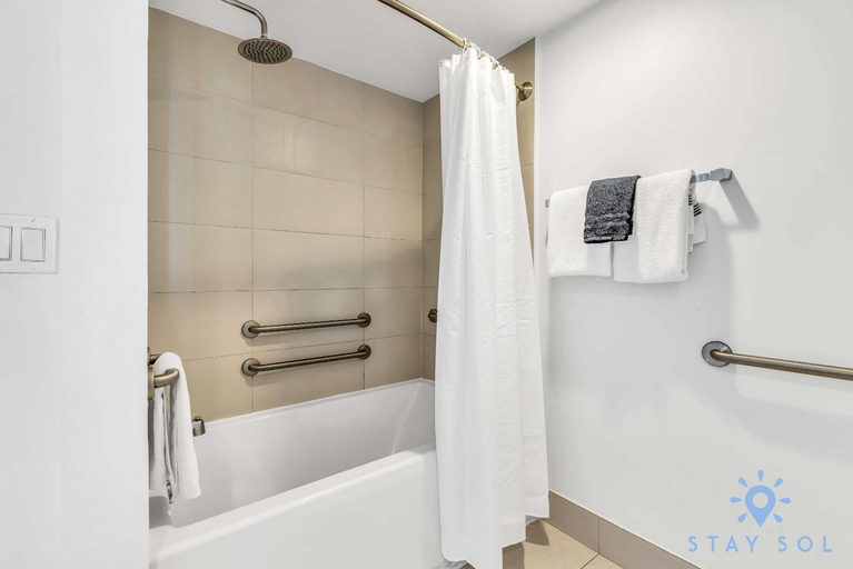 Bathroom 4, Apartment w/ Balcony + Amazing Pool, Broward